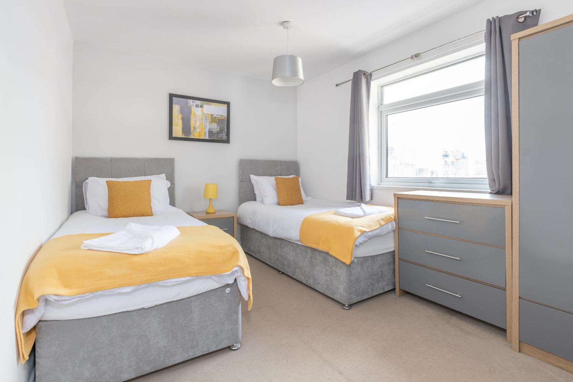 Апартаменты Opp B'Ham - Freshly Refurbished Walls And Carpets! Big Savings Booking 7 Days Or More! Marston Green Экстерьер фото