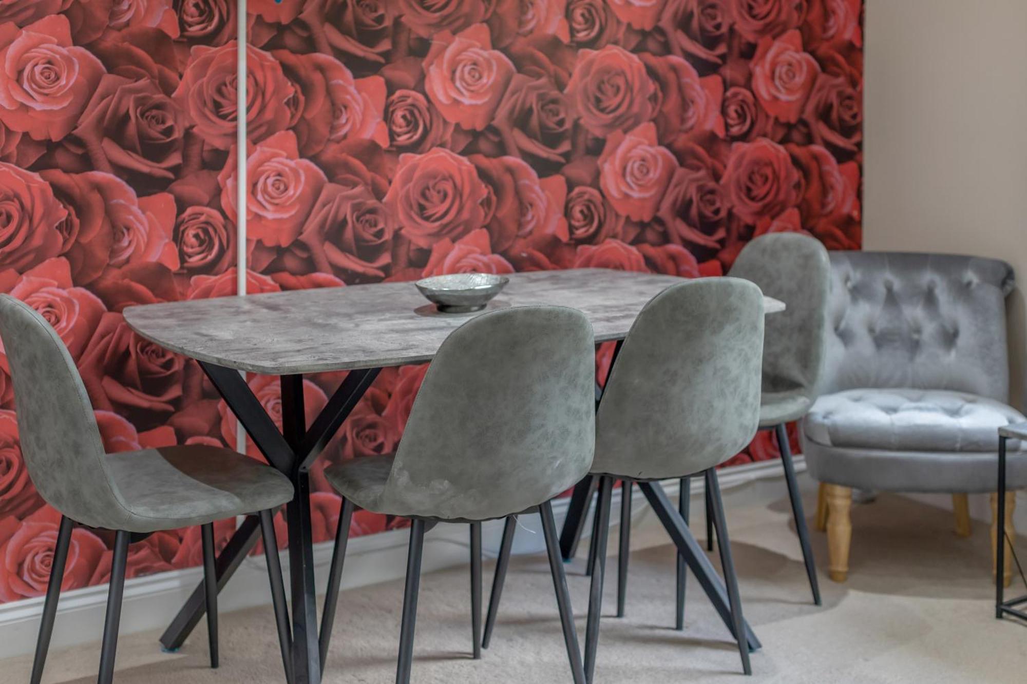 Апартаменты Opp B'Ham - Freshly Refurbished Walls And Carpets! Big Savings Booking 7 Days Or More! Marston Green Экстерьер фото