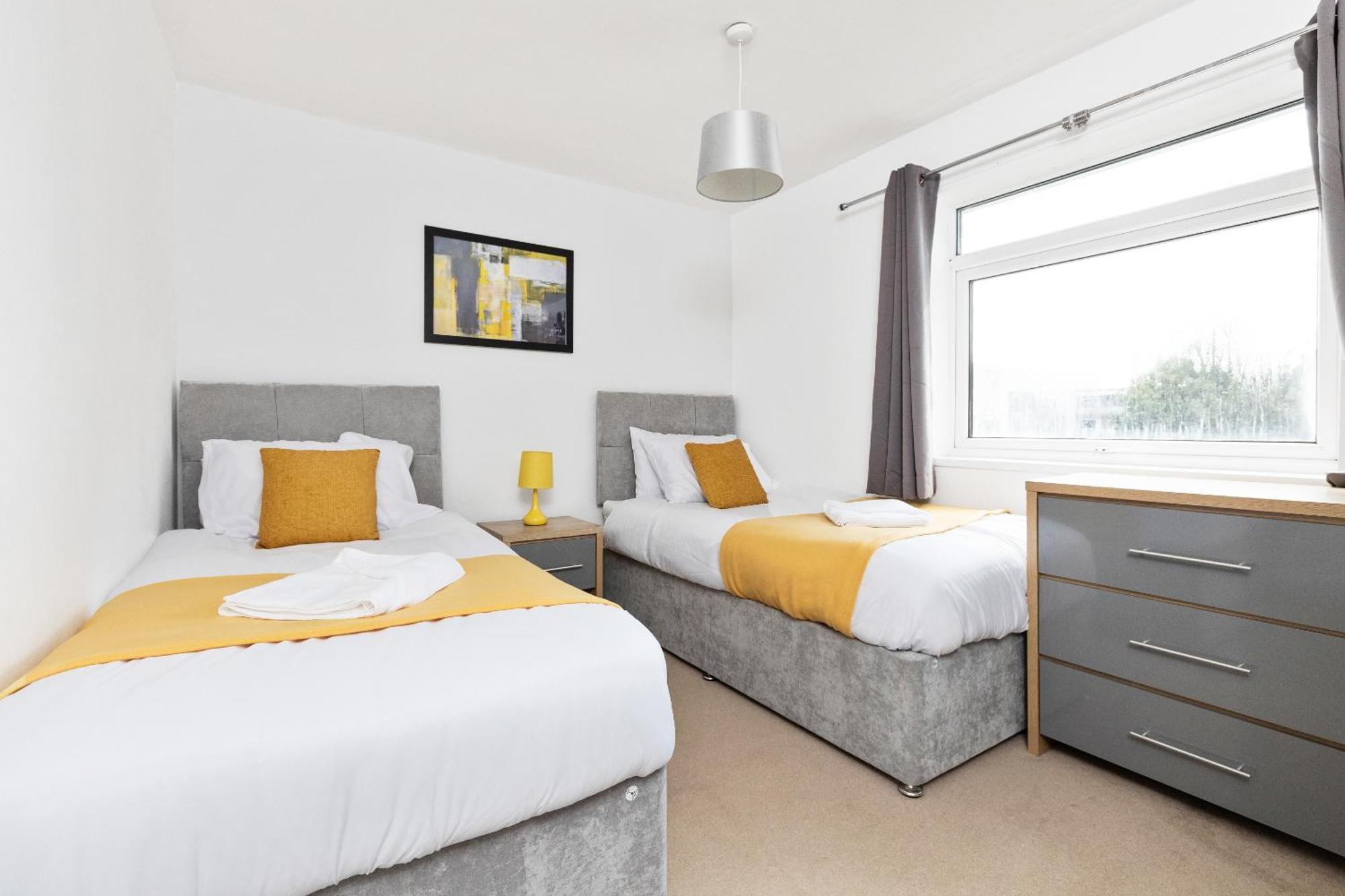 Апартаменты Opp B'Ham - Freshly Refurbished Walls And Carpets! Big Savings Booking 7 Days Or More! Marston Green Экстерьер фото